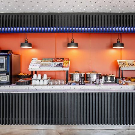 Hotel Akena Troyes - La Chapelle St-Luc Les Noes-pres-Troyes Εξωτερικό φωτογραφία