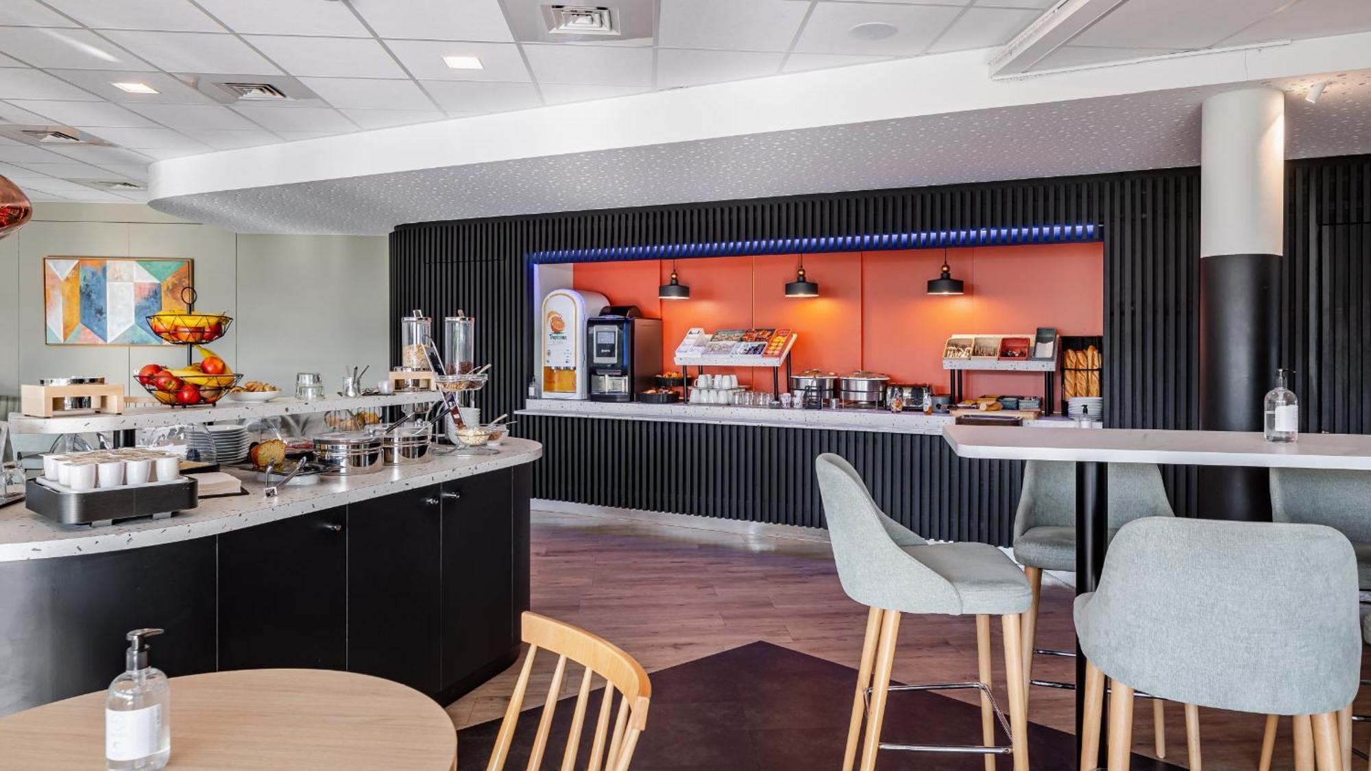 Hotel Akena Troyes - La Chapelle St-Luc Les Noes-pres-Troyes Εξωτερικό φωτογραφία